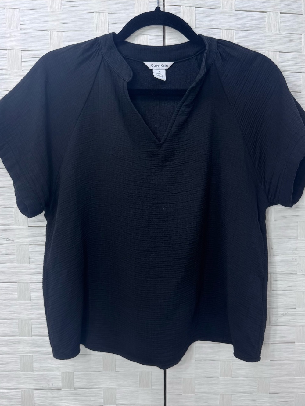 Calvin Klein Black Gauze Like Mandarin Collar Flutter Short Sleeve Size Medium